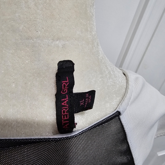 Peplum Top with Sheer Back Size XL - Picture 2 of 4